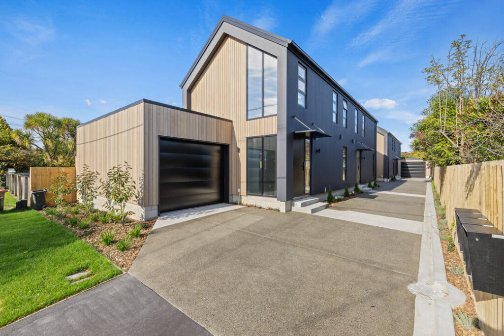 142 Neville St