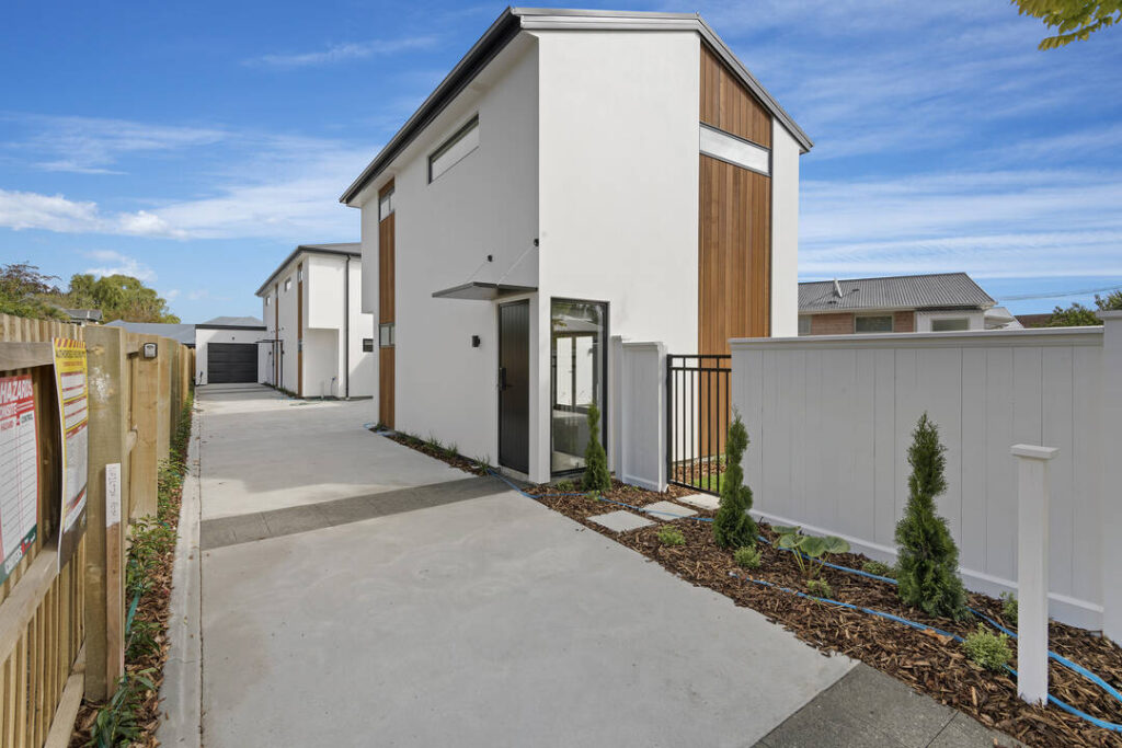 8 Hendon St